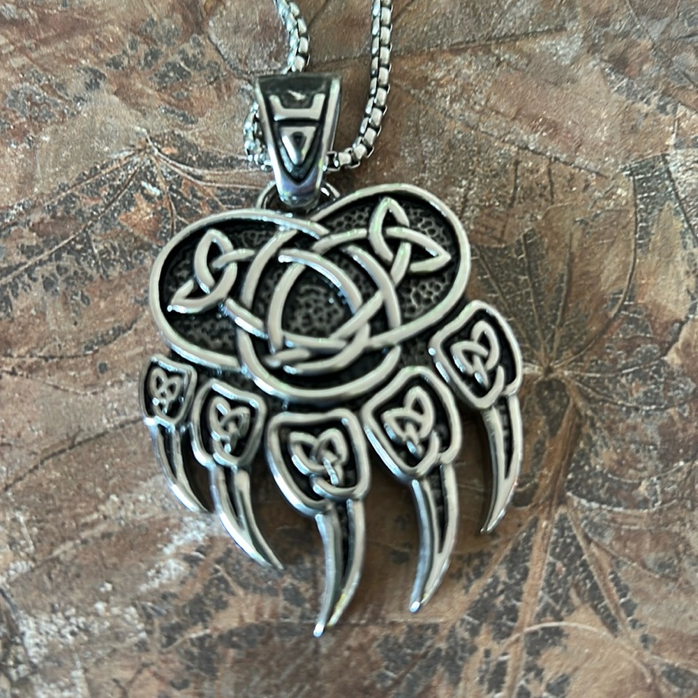 Men’s Celtic Bear Claw pendant and necklace set